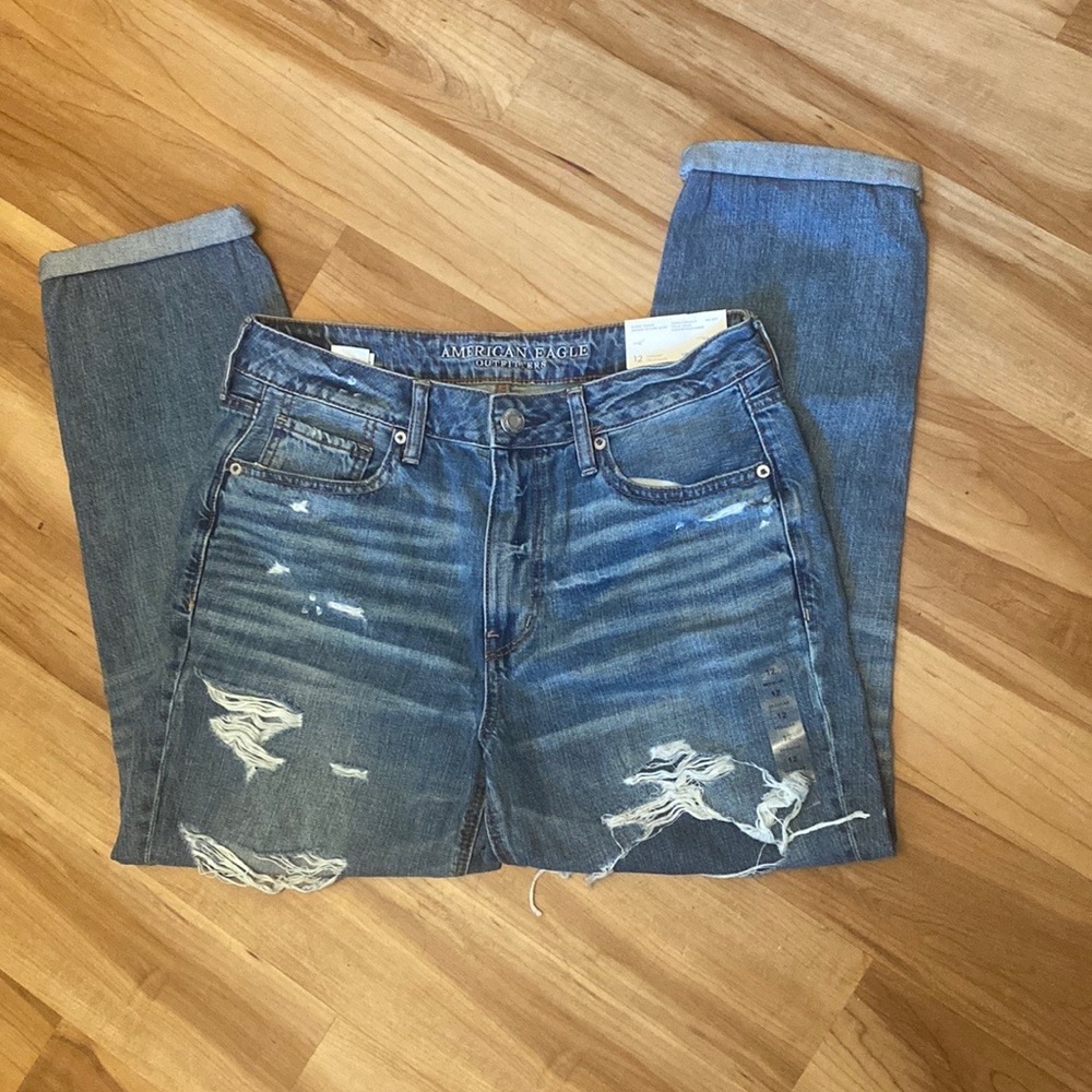 American eagle hi-rise tomgirl distressed jeans sz 12 regular